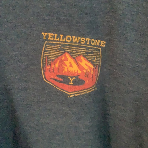 Yellowstone Dutton ranch paramount pictures tee shirt size large - Picture 3 of 5